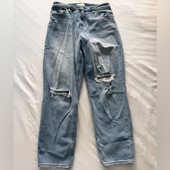 Abercrombie & Fitch Curve Love High Rise Mom Jeans - Picture 4 of 4